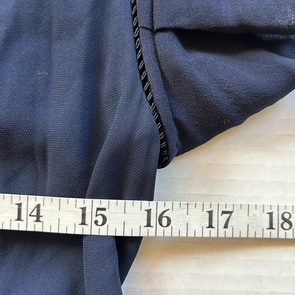 Diane Von Furstenburg MARCELO 100% silk ruffles wrap blouse SZ 2 - Picture 9 of 10